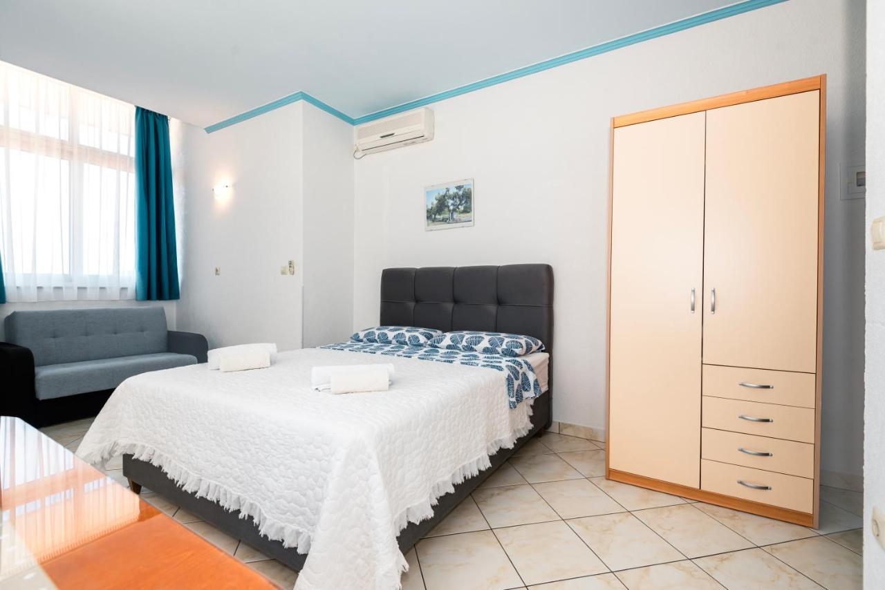 Apartments Plavi Biser シベニク 部屋 写真