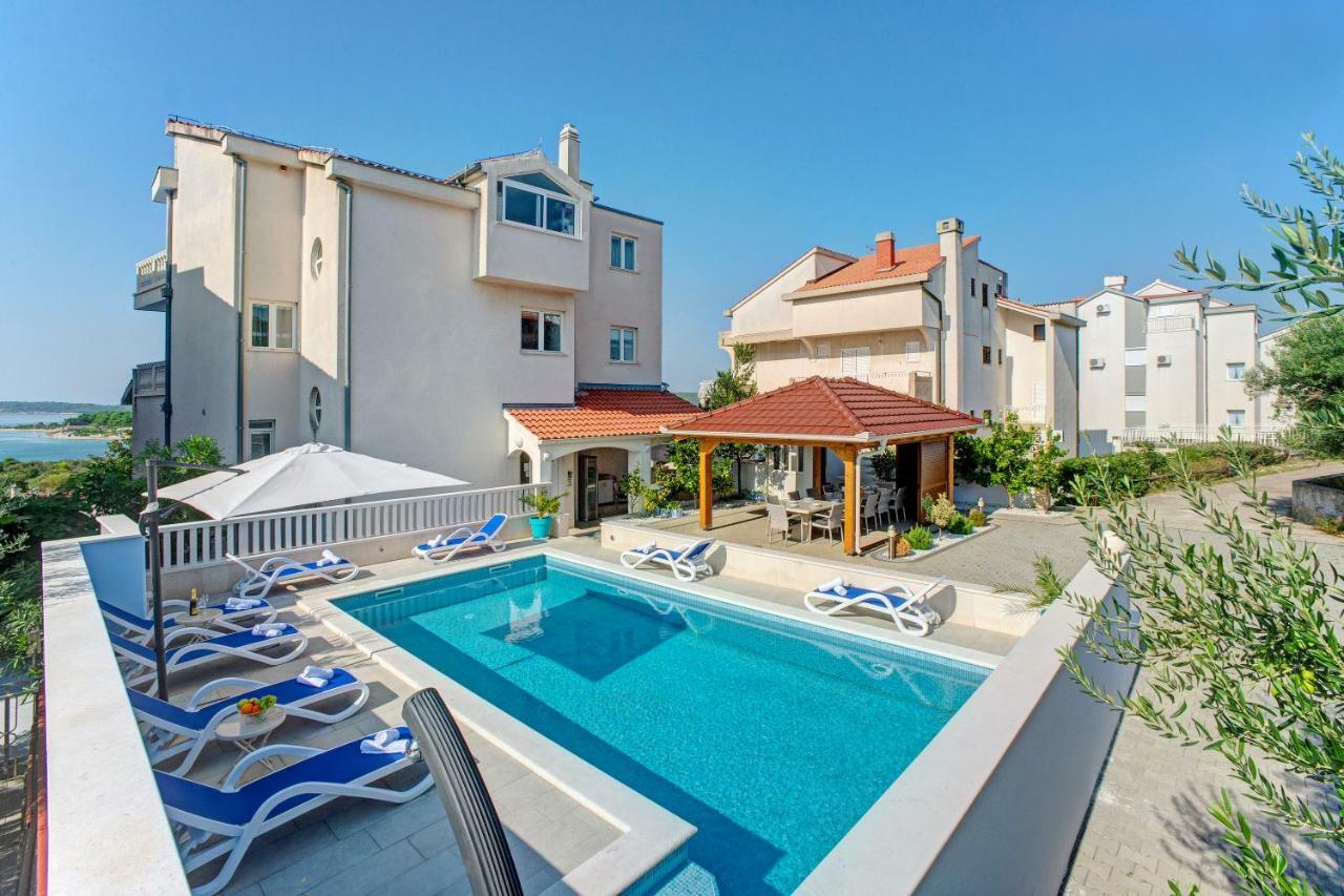 Apartments Plavi Biser シベニク エクステリア 写真